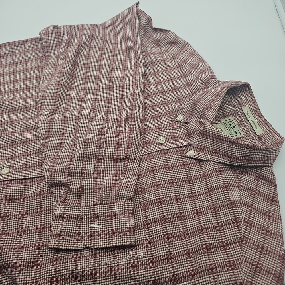 L.L. Bean Men's Red and Ivory Check Long Sleeve Button Down Cotton Shirt Size L